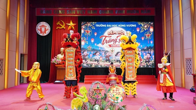 Tưng bừng “Đêm hội trăng rằm” năm 2026 tại HVU