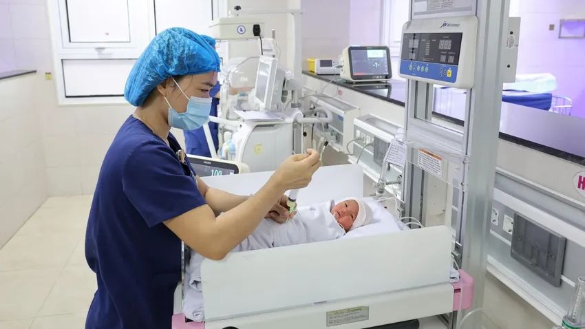 Cấp cứu thành công 3 mẹ con sản phụ bị sa dây rốn cực kỳ nguy hiểm