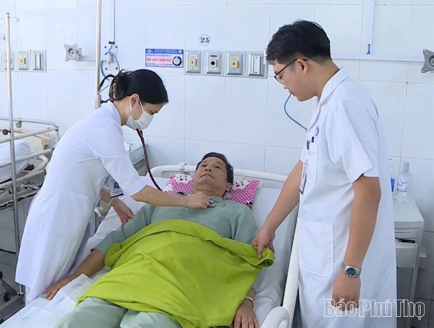 Gần 2 giờ liên tục ép tim, sốc điện cứu sống người bệnh nhồi máu cơ tim ngừng tuần hoàn