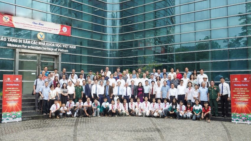 Khai trương Trưng bày “Đóng góp của các nhà khoa học Việt Nam trong xây dựng, bảo vệ Tổ quốc”