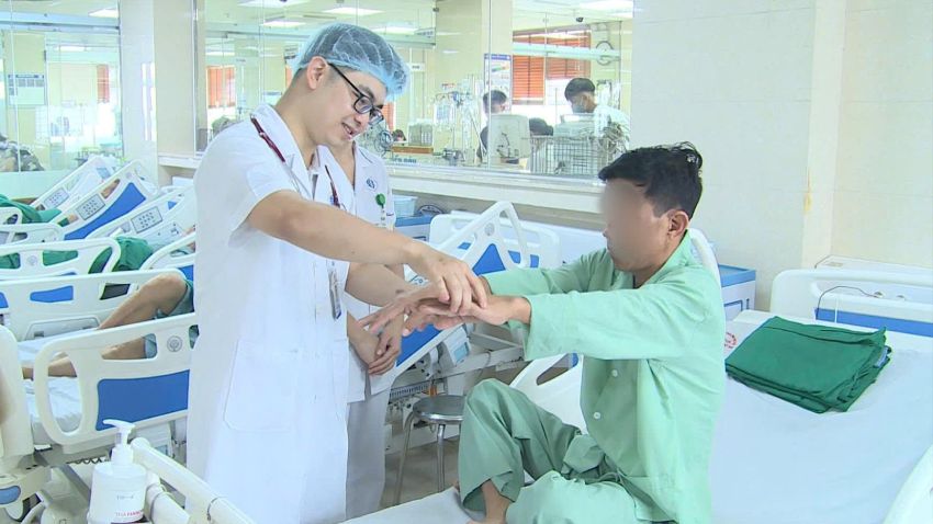 Cấp cứu thành công người bệnh đột quỵ não khi đang uống rượu