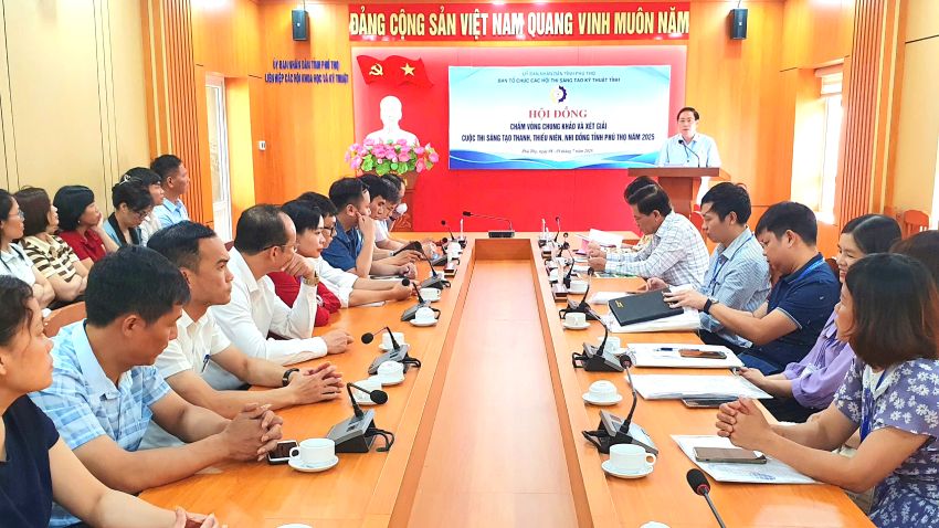 Chấm chung khảo và xét giải Cuộc thi sáng tạo thanh, thiếu niên, nhi đồng tỉnh Phú Thọ năm 2025