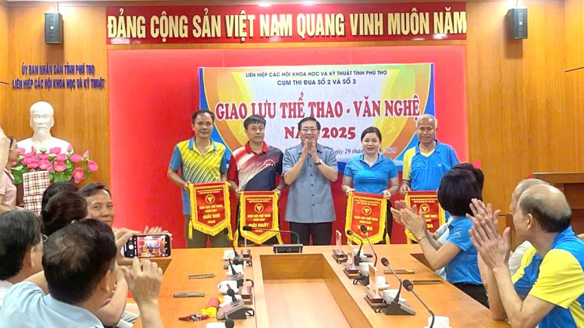 Cụm thi đua số 3 - Liên hiệp các Hội Khoa học và Kỹ thuật tỉnh: Tổ chức giao lưu thể thao, văn nghệ