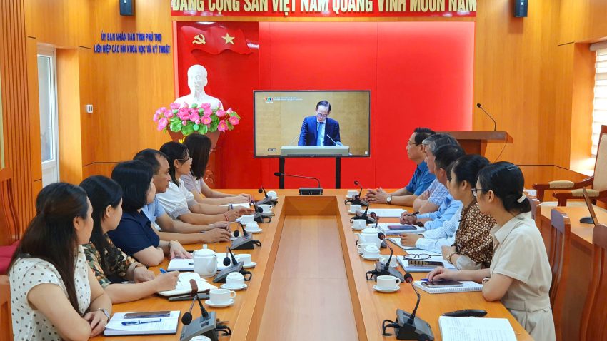 Hội nghị toàn quốc quán triệt, triển khai thực hiện 04 Nghị quyết của Bộ Chính trị về hội nhập quốc tế, an ninh năng lượng quốc gia, đột phá phát triển giáo dục và đào tạo và bảo vệ, chăm sóc và nâng cao sức khỏe Nhân dân