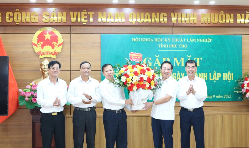 TRÍ THỨC NGÀNH LÂM NGHIỆP TỈNH PHÚ THỌ: TỰ HÀO HÀNH TRÌNH 20 NĂM XÂY DỰNG VÀ PHÁT TRIỂN; QUYẾT TÂM ĐỔI MỚI, SÁNG TẠO, TỰ TIN BƯỚC VÀO KỶ NGUYÊN MỚI 