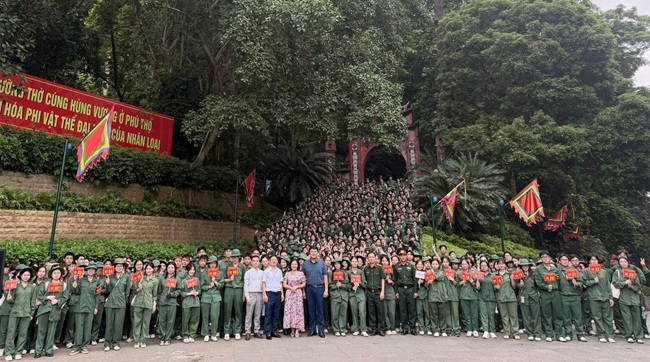 Hành trình về với cội nguồn dân tộc “Dâng hương tưởng niệm các Vua Hùng” tại Khu di tích lịch sử Quốc gia Đền Hùng của gần 1.900 sinh viên Học viện Tài chính - đợt 3 năm 2026