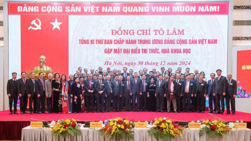 ĐỘI NGŨ TRÍ THỨC KHOA HỌC VÀ CÔNG NGHỆ ĐẤT TỔ TỰ TIN, TRÁCH NHIỆM CÙNG ĐẤT NƯỚC BƯỚC VÀO KỶ NGUYÊN VƯƠN MÌNH CỦA DÂN TỘC