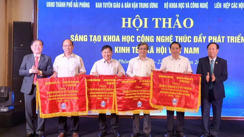 Đột phá khoa học công nghệ và chuyển đổi số thúc đẩy phát triển kinh tế xã hội