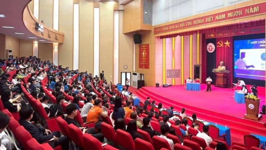 Hội thi tranh biện cấp trường