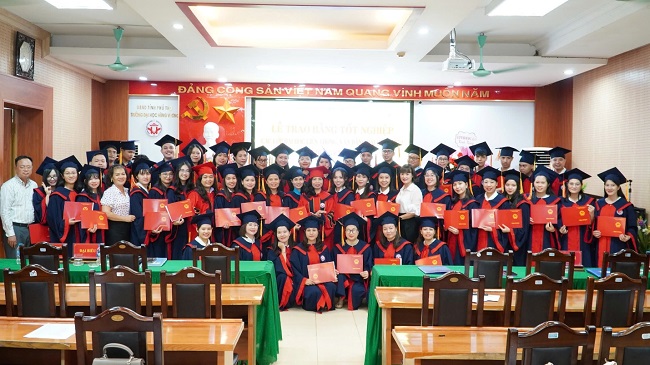 Lễ trao bằng tốt nghiệp các lớp đại học liên thông, văn bằng đại học thứ 2 đợt tháng 6 năm 2026