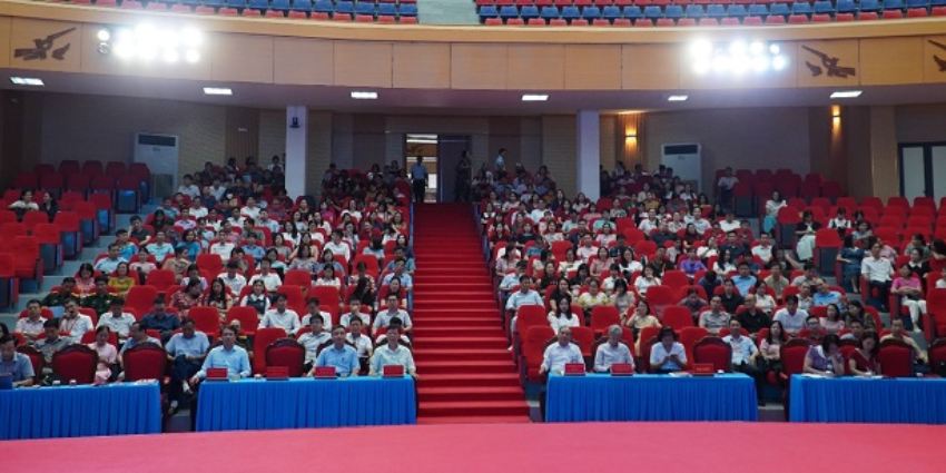 Trường ĐH Hùng Vương tổ chức tập huấn ứng dụng công nghệ trí tuệ nhân tạo (AI) và xây dựng văn hoá Nhà trường trong kỷ nguyên số