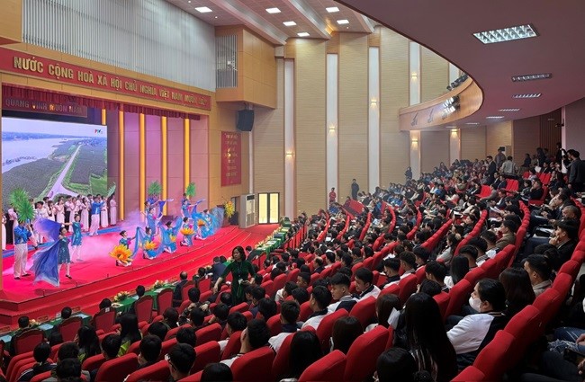 Hội thảo phát triển nguồn nhân lực bước vào kỷ nguyên mới và Ngày hội việc làm năm 2025