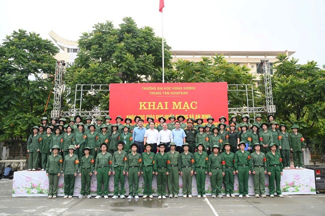 Khai mạc khóa học Giáo dục Quốc phòng và An ninh cho gần 1.900 sinh viên Học viện Tài chính đợt 3 năm 2026