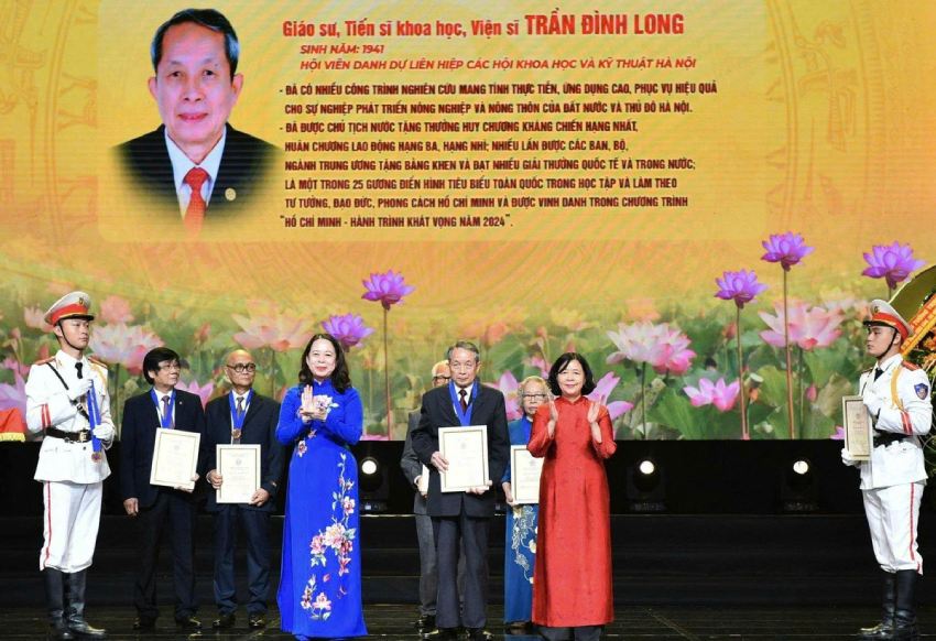 GS.TSKH Trần Đình Long, từ cánh đồng trung du tới công dân Thủ đô ưu tú