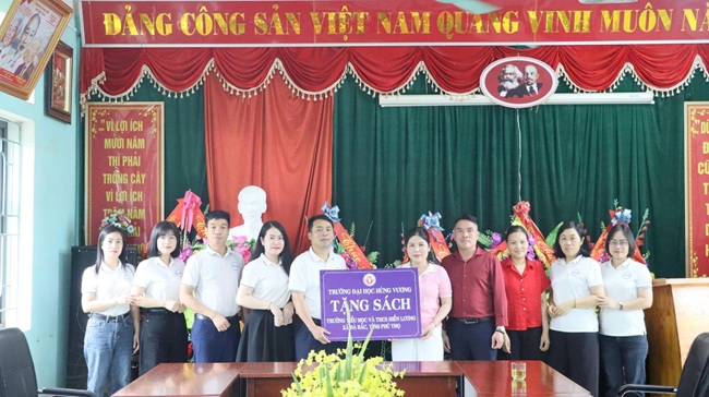 Chương trình tặng sách - xây dựng góc đọc thân thiện và Ngày Sách và Văn hóa đọc Việt Nam lần thứ Năm năm 2026 thành công tốt đẹp